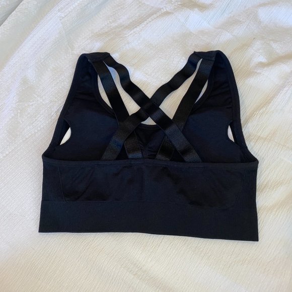 NWOT Black Puma Forever Better Seamless Sports Bra - Picture 6 of 8